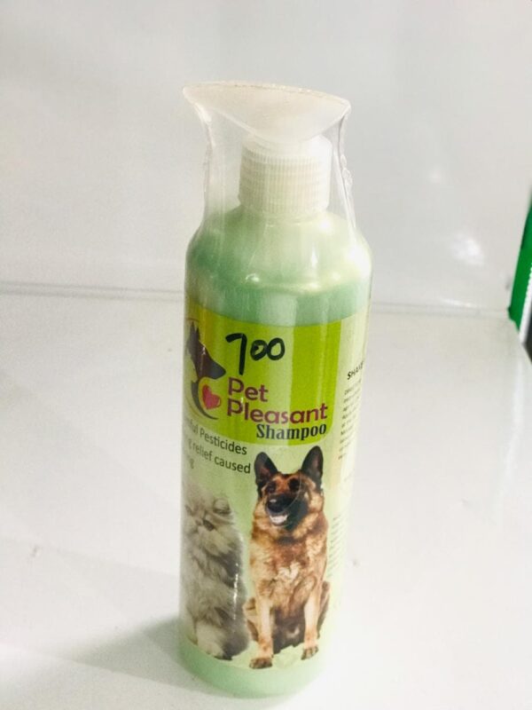 PET PLEASANT SHAMPOO FOR DOGS & CATS